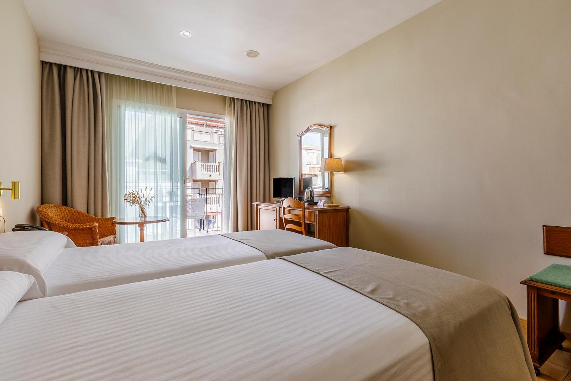 Hotel Almijara - Mares La Herradura  Extérieur photo