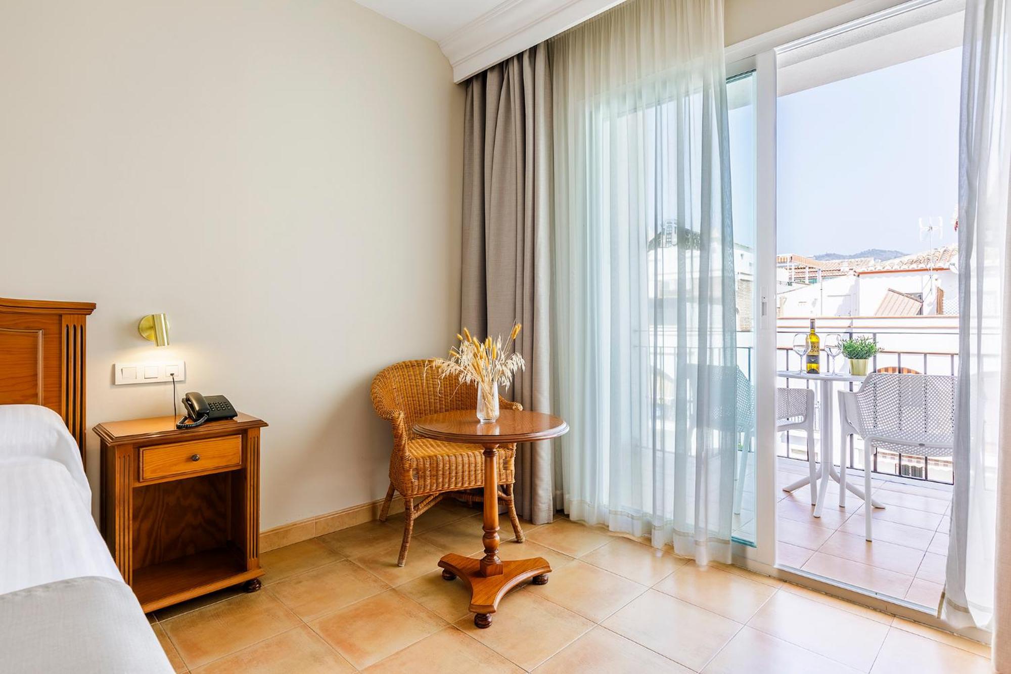 Hotel Almijara - Mares La Herradura  Extérieur photo